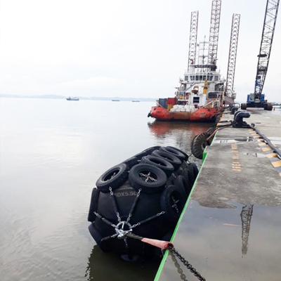 Het schip - - schip brengt het Certificaat van Drijvend Dokstootkussens ISO9001-2008 BV CCS over