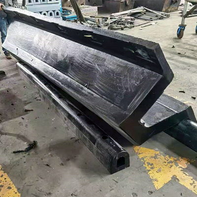 Op zwaar werk berekende PIANC van Boogmarine dock fenders black 500H Norm