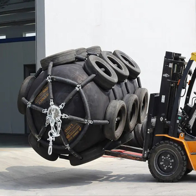 De Boot die van het schipdok de Band van Sts aanleggen Yokohama Marine Fenders With Chain And