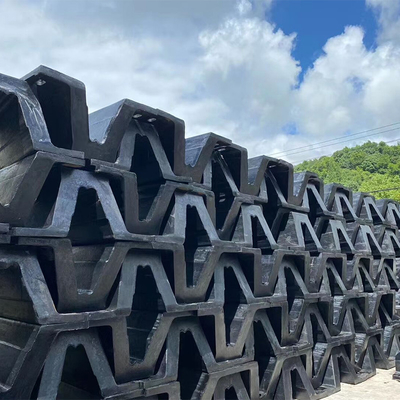 Lichtgewicht Duurzame het Natuurrubber Zwarte Kleur van het Boogstootkussen voor Marine Vessels