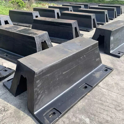 Extrudeerbare rubberen dockfenders Bumper V-vormig 8 Mpa treksterkte