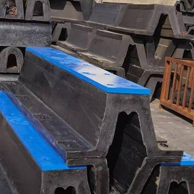 Gepersonaliseerde V-type fender volgens de vereiste dikte voor maritieme bescherming