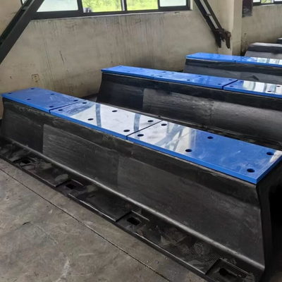 Rubberfender voor zeeschepen type V voor dokken