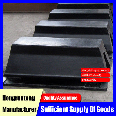 V-vormige marine fender Efficiënte schokabsorptie Lichtgewicht ontwerp Onderhoudsvrij