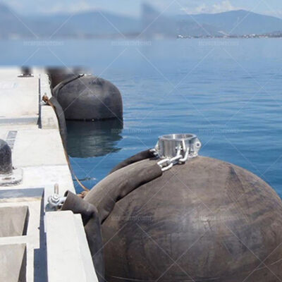 Submarine Fenders Marine Fenders Custom Size Beschikbaar Topniveau Natuur rubber ISO17357:2014 Standard
