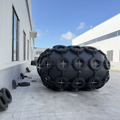 Yokohama Marine Rubber Fender met uitstekende schokabsorptie, corrosiebestendig en herbruikbaar voor scheepsbescherming