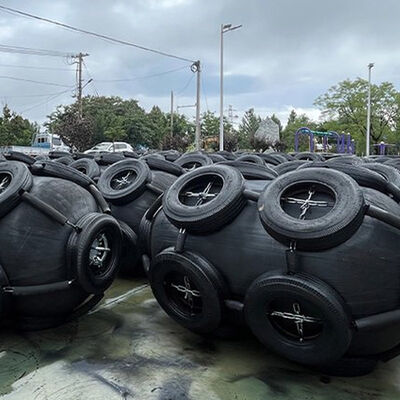 Yokohama Marine Rubber Fender met uitstekende schokabsorptie, corrosiebestendig en herbruikbaar voor scheepsbescherming