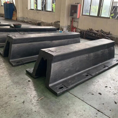 Arch rubber fender voor bescherming van de romp van zeeschepen met extreme weerbestandheid en hoge terugslagdoeltreffendheid